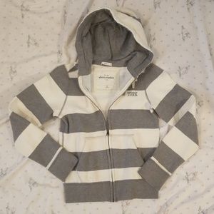 Abercrombie sweater with hood